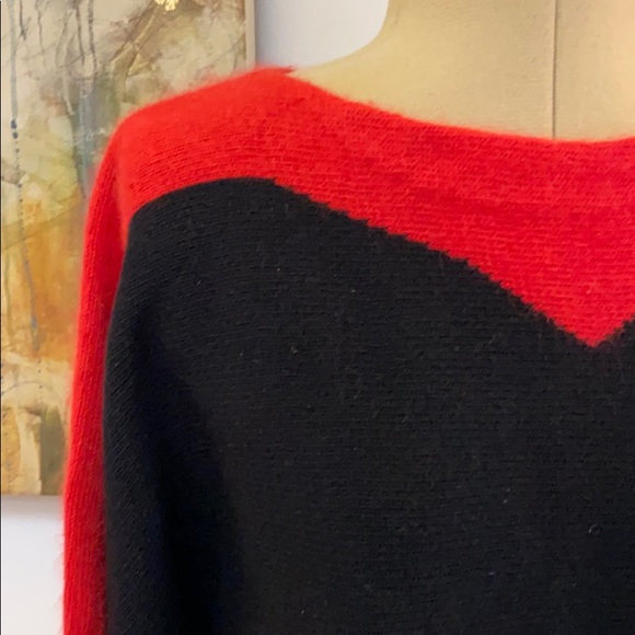 Neiman Marcus Long Sleeve Sweater - Picture 5 of 7